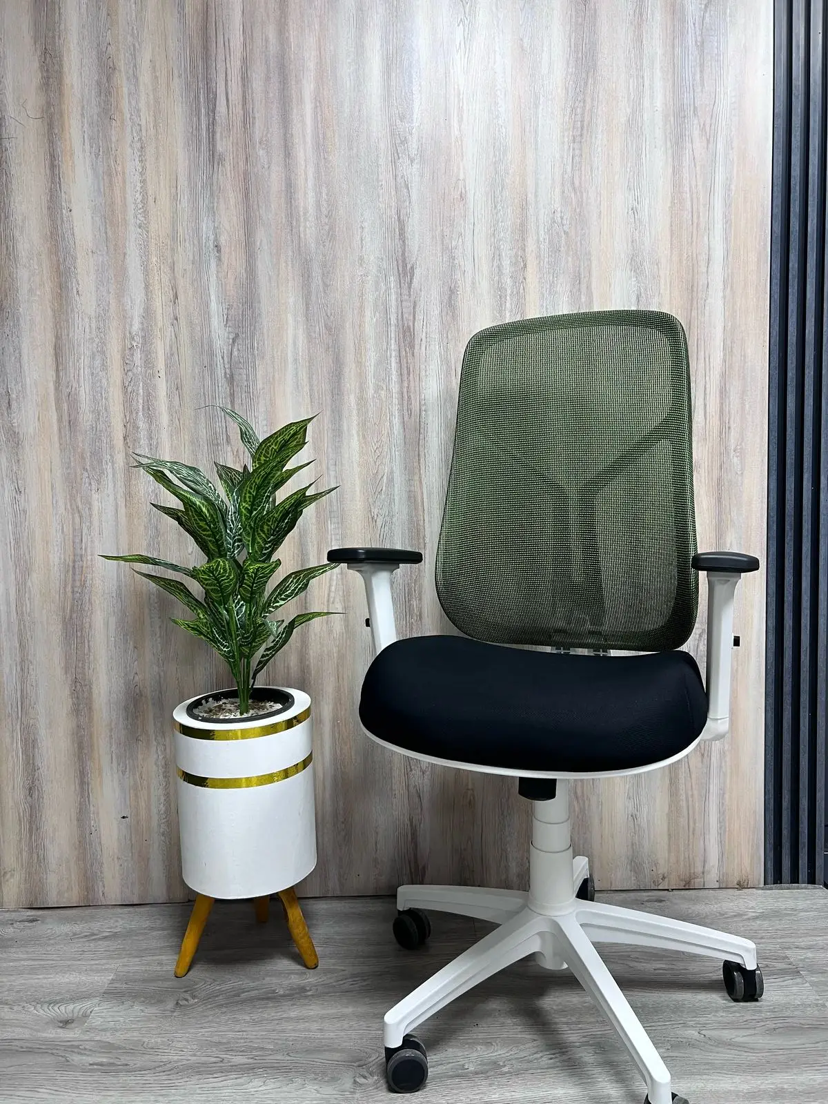 High Quality Office Chair, Small Comfortable Mesh Office Chair